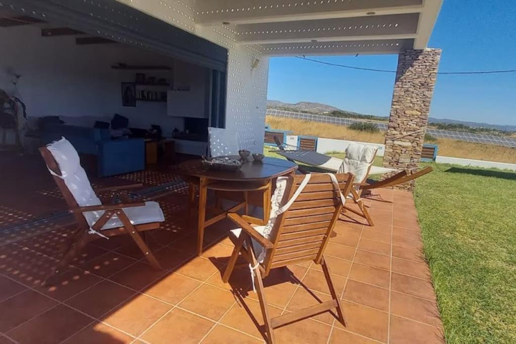 Cristelia Seafront & Pool Villa Лахания Екстериор снимка