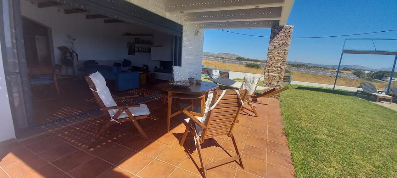 Cristelia Seafront & Pool Villa Лахания Екстериор снимка