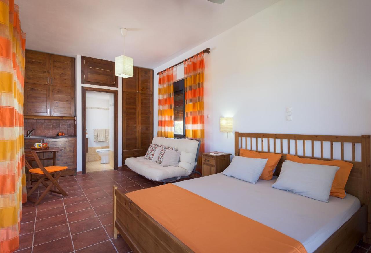 Cristelia Seafront & Pool Villa Лахания Екстериор снимка